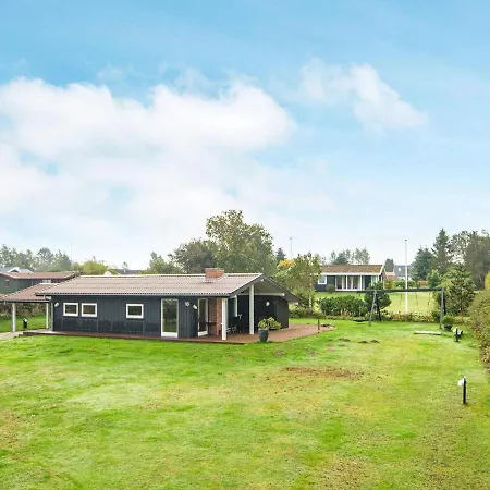 8 Person Holiday In Glesborg